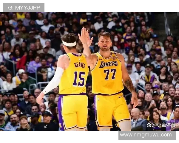 雄鹿与湖人精彩对决全场录像回放及精彩瞬间分析